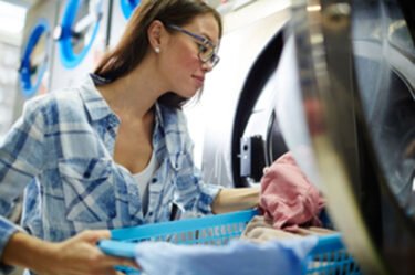 Como Cuidar dos Uniformes Escolares: Dicas para Qualidade e a Durabilidade